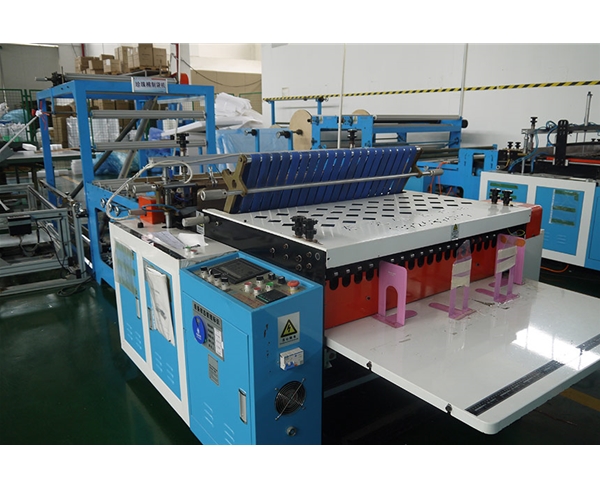 珍珠(zhū)棉加工(gong)車間