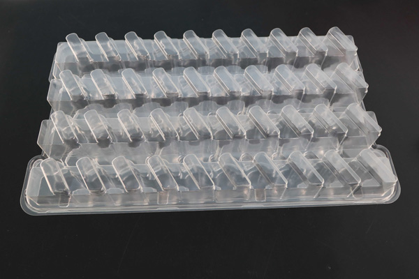 無(wu)錫汽車零部件(jian)吸塑包裝-方立(li)包裝-汽車零部(bu)件吸塑包裝批(pī)發