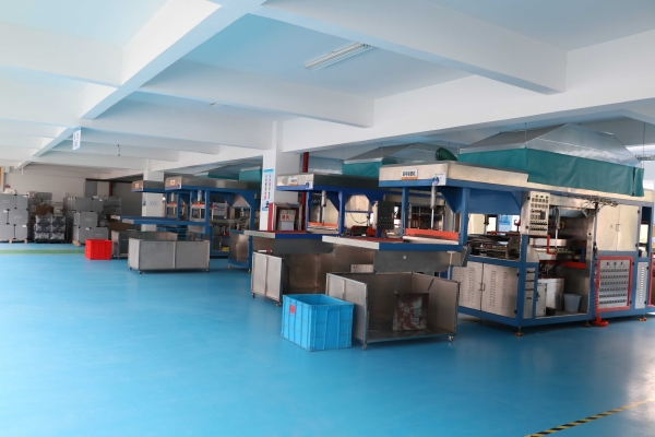 吸塑包裝(zhuāng)生産車間