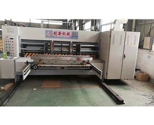 紙箱(xiang)生産車間