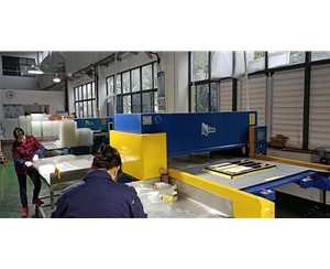 吸(xi)塑車間一角(jiao)